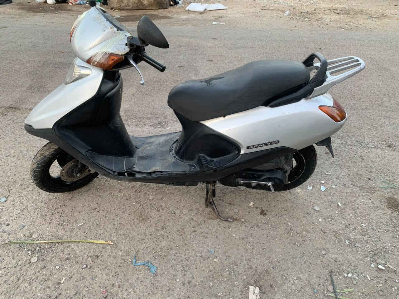 سلام عليكم دراجه سبيسي مكينه حلوه نكره بيه نقوصات بصيطه سعر 350 مكاني الحريه الأولى ***********
