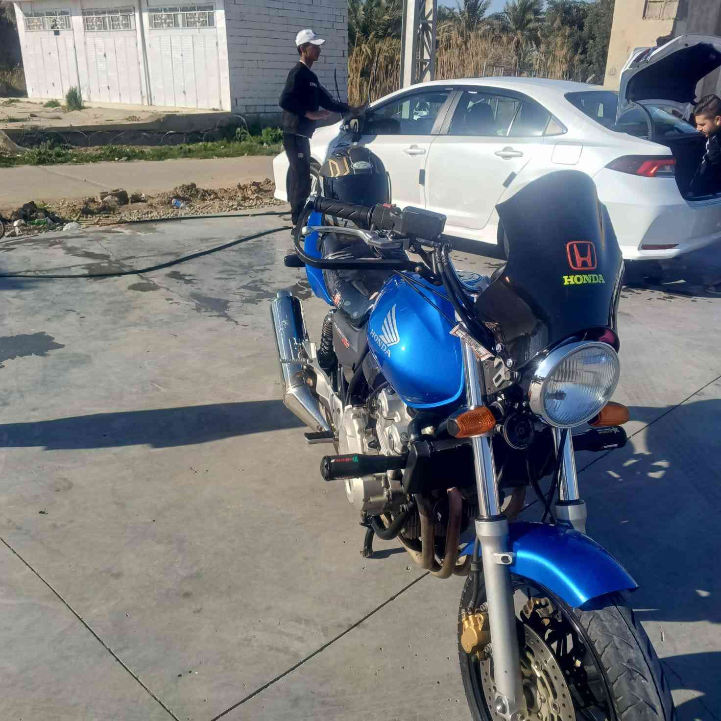 سلام عليكم 
شباب سيبي فور نوزل 16ولف حرك 400cc دراجه نازله من معرض تميم التميمي دراجه  بحاله لوكاله الله شاهد عليه مال مزامط  دراجه كفاله عامه (موجود خاص لو نتصال)
***********
