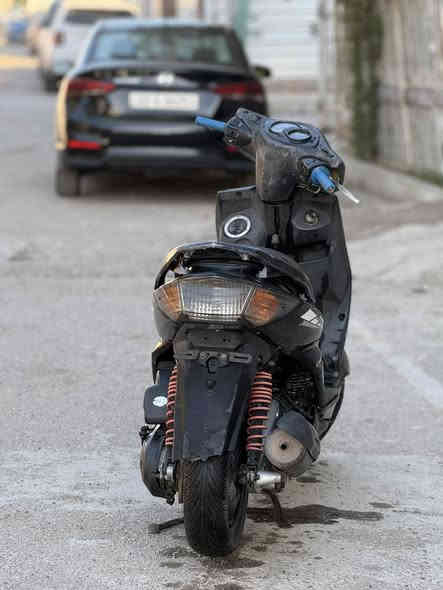 سلام عليكم سنكس فحل كوري كابيتر دراجه حلوه كلها شغاله ما بيها نقص مكينه حلوه مكان دراجه بغداد شعله السعر 550رقميً ***********
