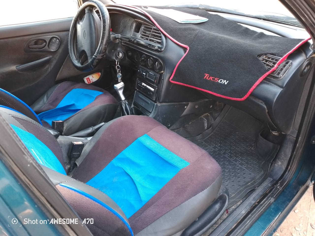 فورد مونديو الماني 
رقم جديد  نينوى السيارة بأسمي معمرة جديد باتري جديد طخم تاير گدام جديد
بقية التفاصيل حسب الصورة
***********
***********
