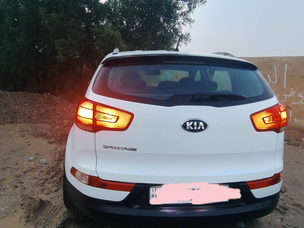 السلام عليكم ... ((للبيع))..

كيا سبورتج موديل ٢٠١٦
لون أييض
وارد خليجي
بدون صبغ وبدون تبديل (فقط بعض الرصعات والبارد)
محرك ٢٠٠٠
كامرة خلفية hd
حساسات خلفية
مري شفط
اشاير بالمري
تخم تاير جديد
مدوشمة 
تلبيسة جديدة للكشنات
شاشة بالدشبول
تم عمل ادامة للسيارة قبل فترة قليلة
السنوية بإسمي
رقم قادسية
السعر ١٧٥ وبي مجال
للتواصل ***********
