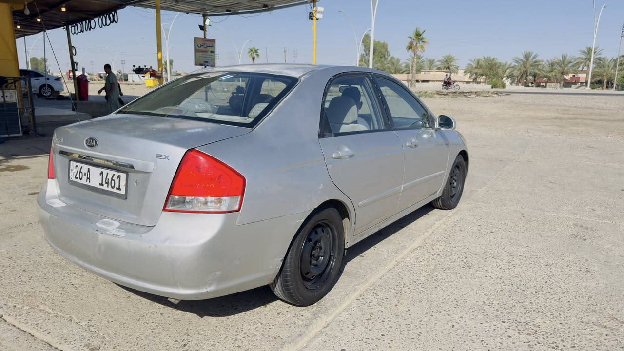 للبيع كيه سبكترا 2009 بلادي بس جلح بيها السياره رقم دوالي شرط التحويل هزه جديده تبريد محرك كير صدر جديد السعر 80 وبيها مجال قليل *********** واذا اكو احدث منها هم يرهم ع فرق

