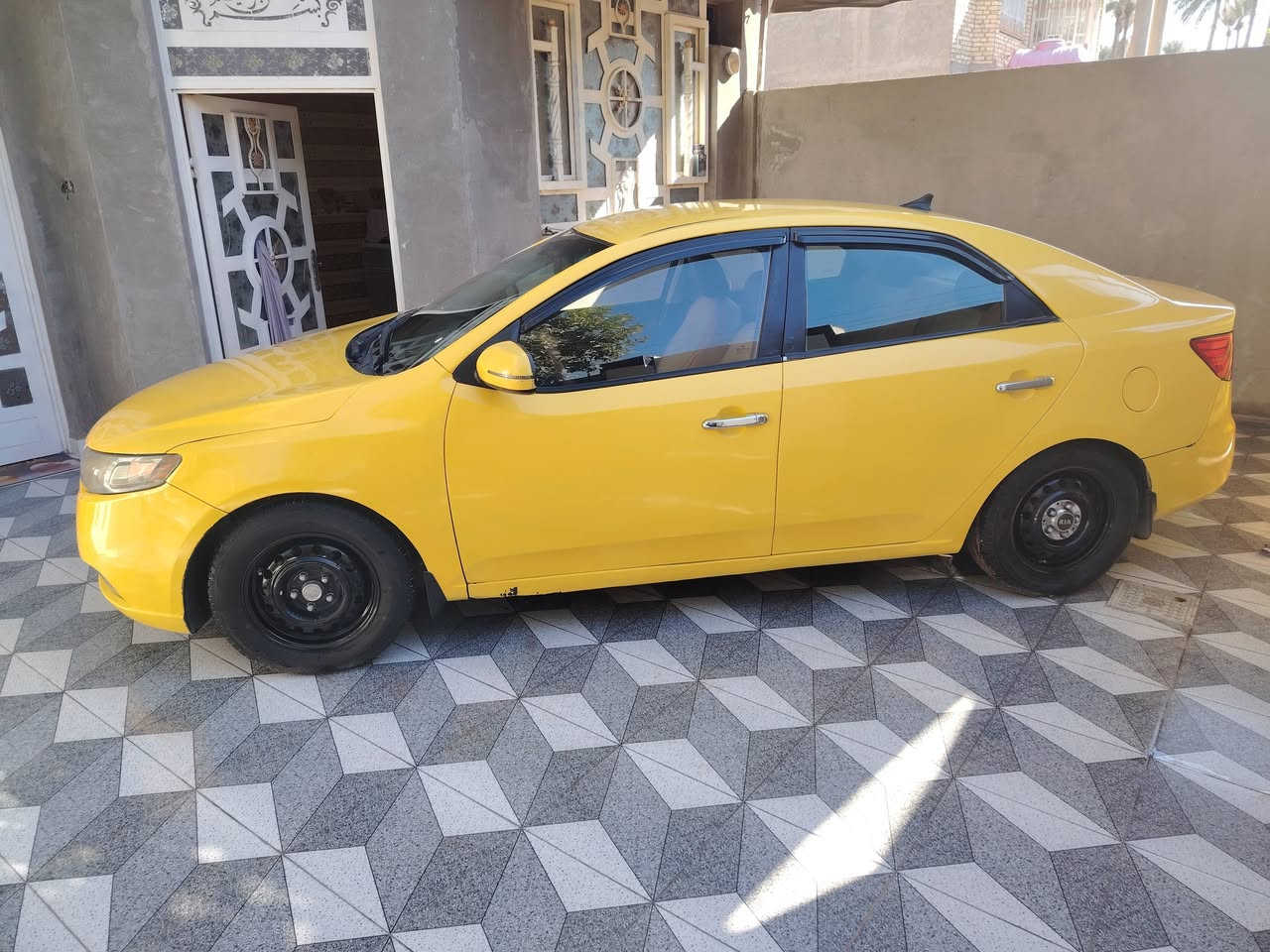 السلام عليكم متاح فورتي موديل 2011 بسمي تحويل مباشر السعر 85 وبيها مجال للطيبين  الراغب بلشراء يتصل ***********
