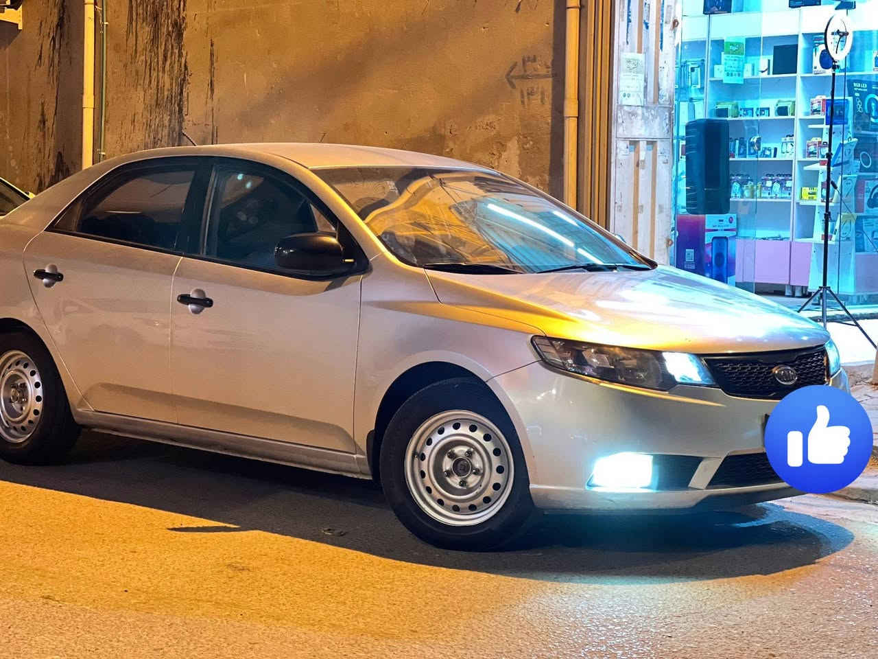 السلام عليكم
سيراتو موديل ١٢ خليجي كفاله من الصبغ فقط بارد بيه مكانين

سيارة جاهزه من كلشي حدادية تخم تاير عليه ادامه كامله من كلشي شاشه كامره تبريد تدفئة توب مكينه وكير توب رقم انكليزي لل31السنوية والهزه لل 27 للاستفسار الاتصال ***********

نجف حي المكرمة

السعر ب104 وبيه مجال
