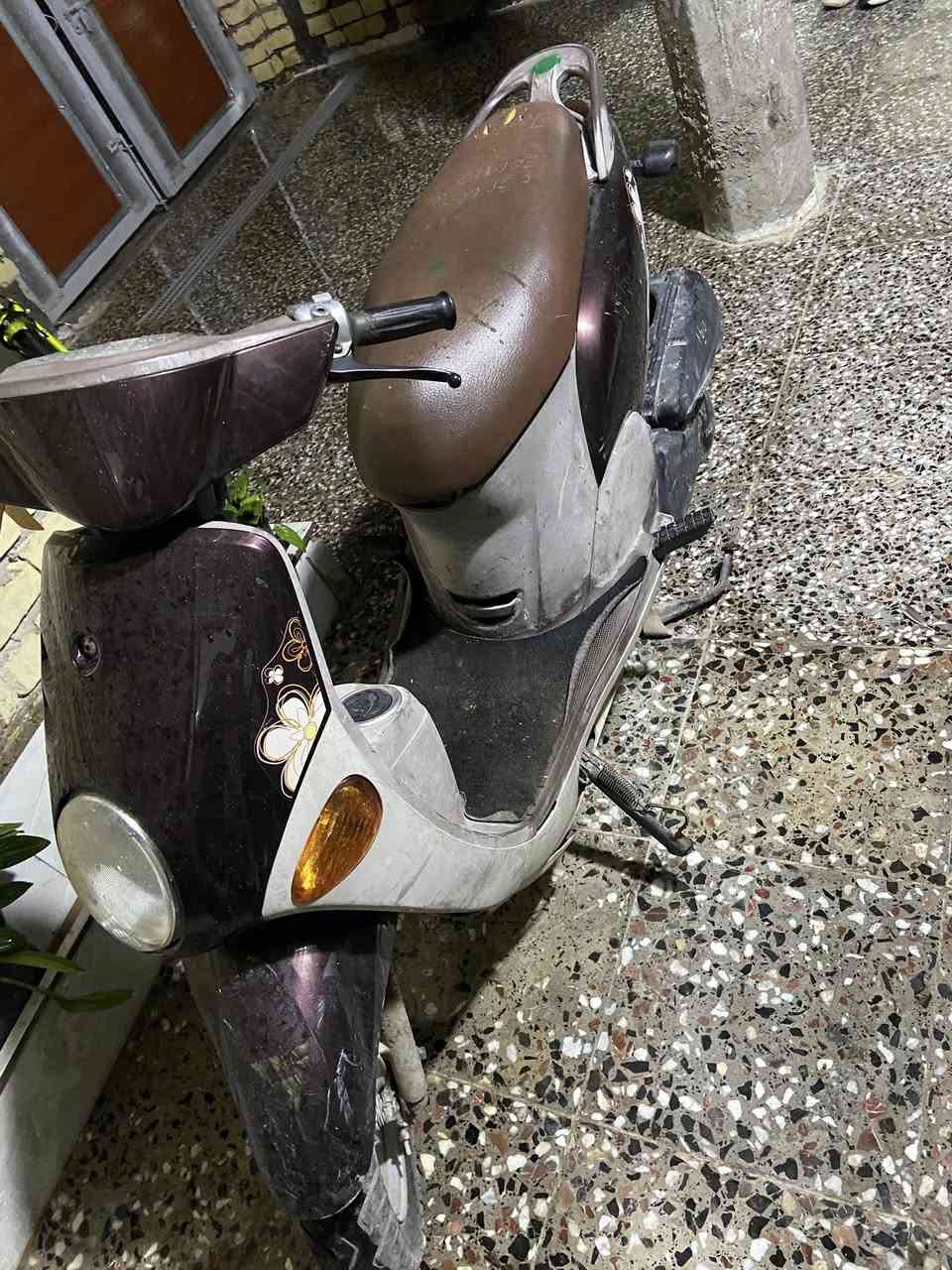 سلام عليكم فله للبيع دراجه كامله مابيه اي نقص مكينه مكفوله كشر بي شخوط قليل مكاني بغداد الدورة ابودشير عارضه ب850وبيه مجال ***********
