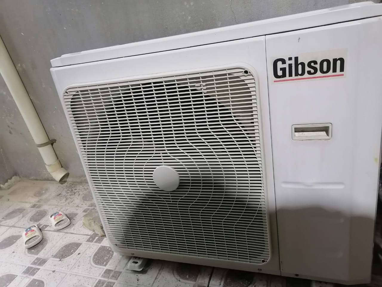 سبلت كنتوري جبسون 3 كم نظيف جدا تدفئه تبريد غاز 22 للبيع بسبب تحول لغير بيت وما عندي مكان مبدل ماطور شركه بلادي السعر ٧٠٠ الف وبي مجال قليل المكان الفلوجة ***********
