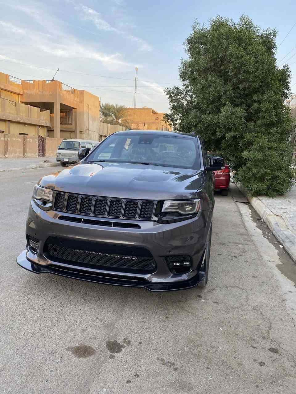 السلام عليكم جيب لاريدو موديل 2016 أمريكي رقم
بغداد مكينة 3600 السيارة ماشية 90 السنوية إلى 2028 محدثة كت srt لايت متغير ويل srt 20 فتحة واحدة تشغيل عن بعد صندوق كهربائي تبريد جاهز حدادي جاهزة بها بعض النواقص بسيطة سيارة بيها حادث وعندي صورة الحادث حادثة خفيف صبغتها عام السعر 160 وبيهامجال
 عنوان كوت رقم ***********
