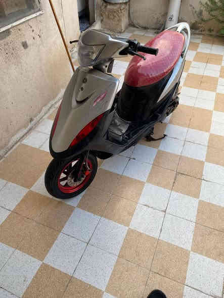 السلام عليكم دراجه ماكس عدله نضيفه مامفتوحه جديده اشاير كلوابات كلها شغاله  السعر 800 وبيها مجال مكاني الزبير ‏‪***********‬‏
