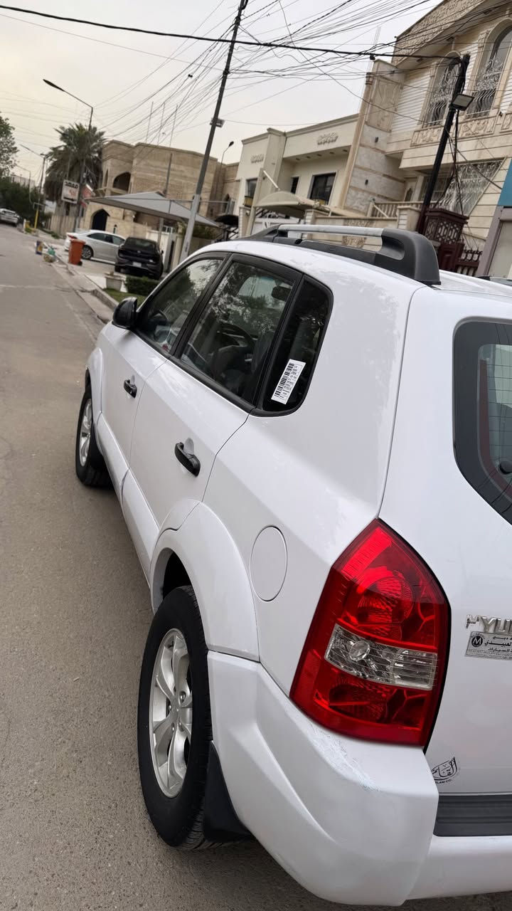 سلام عليكم توسان موديل ٢٠٠٩ خليجي صبغ قليل جاملغ امامي سياره نضيفه على وضع شركه سونرها موجود السعر 123  
رقم الهاتف ***********
