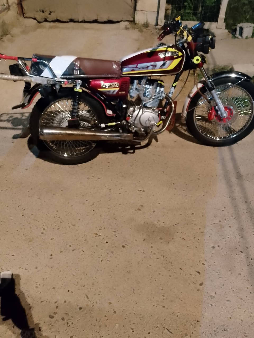 السلام عليكم دراجة لبيع تايكر مديل ٢٤نظيفة مكفولة كفالة عامة مكان العنبكي ناحية  السلام طريق دلعباس السعر ٦٥٠ وبي مجال ***********
