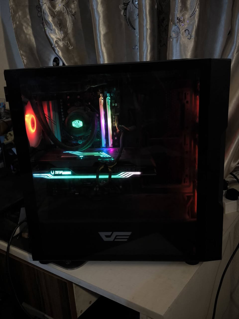 السلام عليكم اخوان pc للبيع 
Gpu Rtx 3080 10G zotac gaming 

Cpu R5 5600x

Ram DDR4. 16G 3600 xpg

MATHERBOARD x570 asrock phantom gaming 4 

POWER SUPPLY 700W thermaltake

CASE full tower

Cooler master 180 

Hard ssd 1t Samsung 

لتواصل وات.ساب او ماسنجر عادي 
***********
مكاني ميسان قلعة صالح 
توصيل متوفر 
سعر التجميعه 1200و بيها مجال
