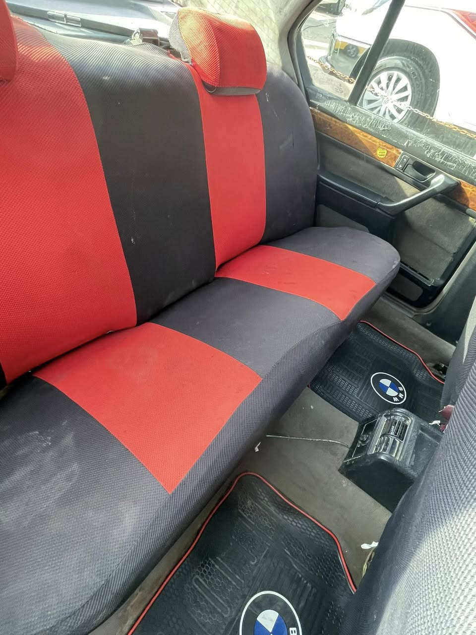 بي ام 735 اصل وفصل
موديل ٩١
كير محرك شرط 
طخم جديد 
تايرات جدد 
ويلكب خليه 
دواخلها نضيفه جديده
سياره مصيوغه جماليه بدون ضرر 
السعر 50 
متواجده السياره بمعرض اطلس
*********** 
***********
