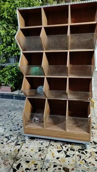 ميز كرزات البيع السعر 300 07727656946