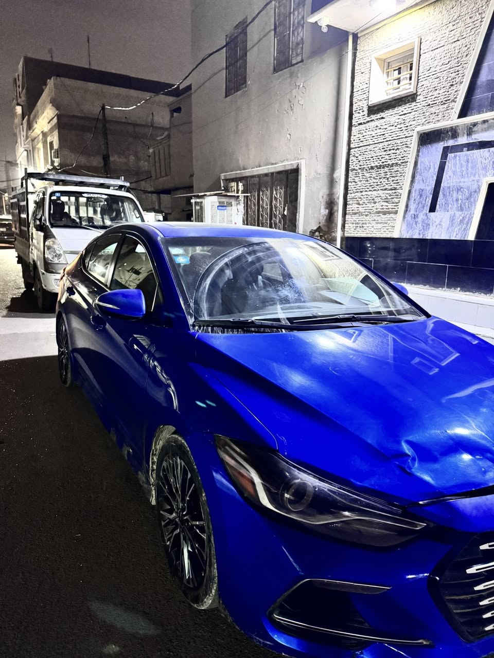 سلام عليكم للبيع فقط 
النترا موديل 2018
وارد أمريكي حادث فقط جاملغ امامي 
فول مواصفات 
فتحه 
شاشة كبيرة 
بصمه 
تحكمات سترين 
كشنات كهرباء 
كشنات جلد 
،،،،،،،،،،،،،،،،،،،،
مكان السيارة الكاظمية 
سعر : 120 ورقه وبيها مجال 
الاستفسار: ***********
