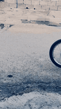 السلام عليكم 
دراجه للبيع نضيفه مكفوله من الطول للطول
مكينه رابيدو هاذ رقم راعيه***********
وهاي صفحته سلوم ابن العماره
