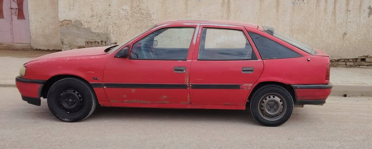 السلام عليكم للبيع اوبل فكتره رقم مثنى موديل 1994 سياره نضيفه ما بيهه خياس مكينه دوش دبلات جدد تخم تاير جديد السعر 17 وبيها مجال المكان الديوانية الحمزة الشرقي رقم الهاتف ***********
