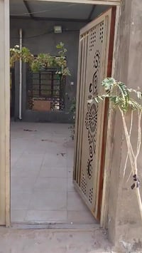 بيت 200 على اليمين البيت جدا نظيف اساس كونكريت بناء طابوق جمهوري بيت د...