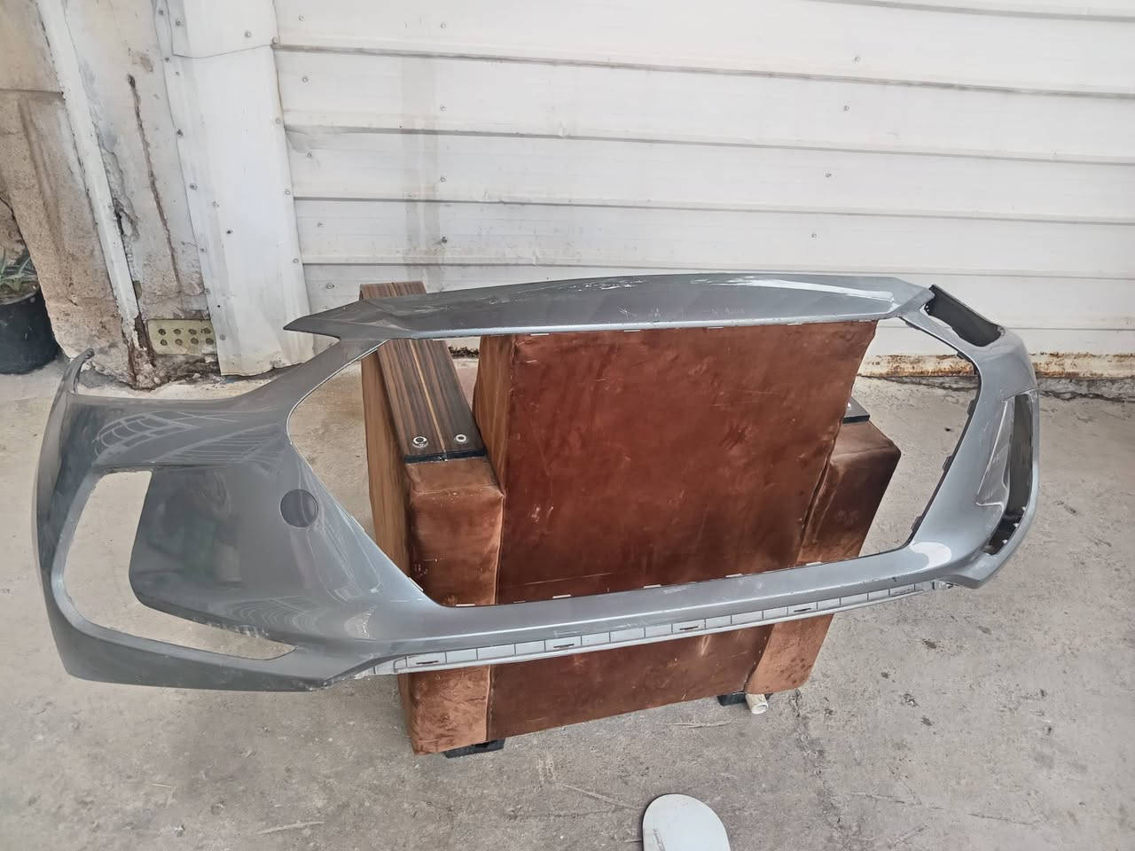 للبيع غراض النتره أمريكي موديل ١٧ دعاميه ولايتات وفرشه جنطه وبطاين جاملغ امامي وسفيفه باب السايق جديد اصليات للبيع هاتف ***********العنوان بغداد
