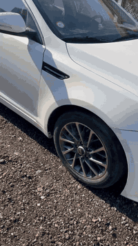 كيا اوبتما 2013 خليجي مكينة 2400 جديدة و مكفوله هيه و الگير و الكهربائيات كلشي بيهه سليم فول عدا البانوراما بيهه قطعة مصلحة نفسهه و قطعة كلير شبر واحد مشتغليهه بلادي شواصي لغود و الايرباكات مكفولات مواصفاتهة :

اشاير بالمري ...
شفتات سرعة ...
تحكمات ستيرن و 3 انظمة قيادة ...
ثلاجة بالچكمچة ...
ويل 16 گادنزا اصلي ...
شاشة اندرويد تجاري لان متجي بيهه شاشة ...
سستم صوت اصلي...
و باقي التفاصيل و الشرح بالفيديو اسف على الاطالة 
 السعر:_ 122 
مكاني بغداد ( مطار بغداد الدولي) 
رقم الهاتف ***********
و للعلم الليمونه متجي ويه السيارة بدون احراج 😂
