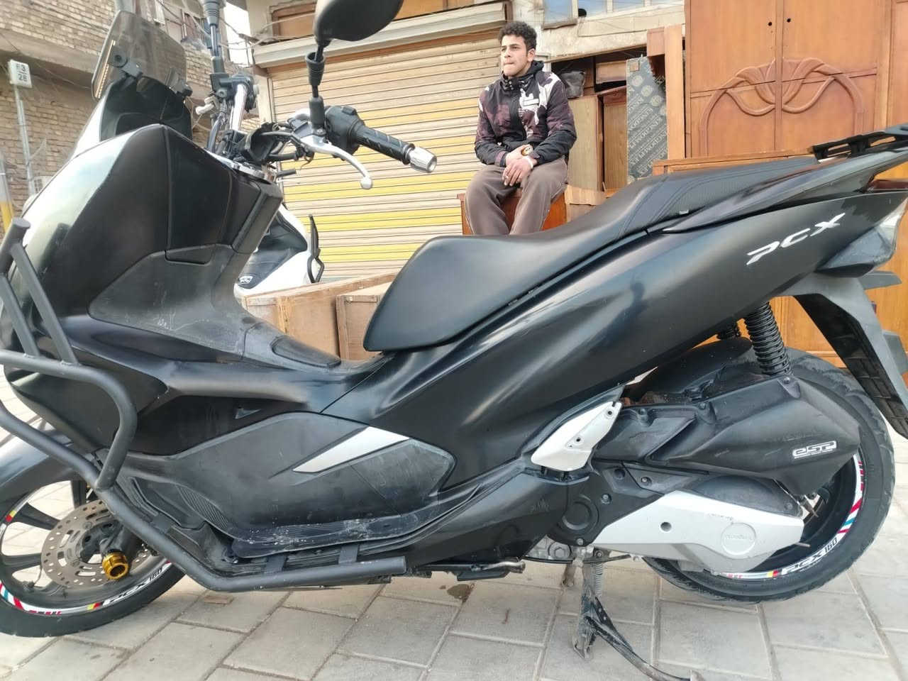 السلام عليكم بي سي اكس جيل 3
(كوري) مكينه 150 دراجه مال جناي
دراجه صالها شهرين نازله منل رمبه
دراجه كفاله عامه مكينه وكفر جيب وياك
10 فيتريه وتعال افحص ممشاها 35الف
العنون بغداد المدينه
السعر 16 وبيها مجال حك الجيه
الرقم ***********
