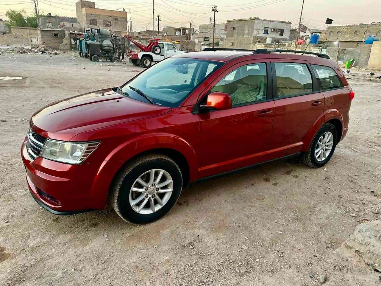 سـلام عليـكم .
جورني 2013
رقم بغداد SXT
وارد امريكي 
سونارها بل منشور 
V6
3.600
***********
مكان السياره البصره الزبير 
السعر 85
