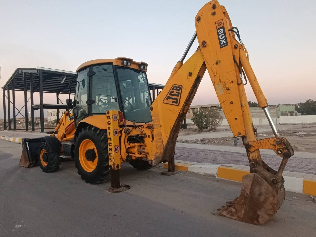 للبيع جي سي بي موديل 2006 كير عادي تبريد بلاد مكينه جديده حيل وخير من الله مكاني ب ناصريه هاتف ***********
