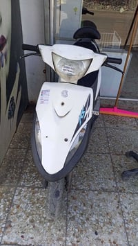 ماكس عدله للبيع  السعر ٤٠٠ و بيها مجال مكاني الغزاليه و للتواصل 077639...