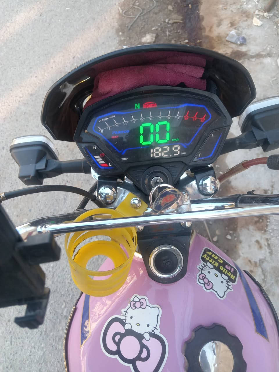 للبيع دراجه كفاله من كلشي جديده اب معنه الكلمه صارلها 3 اشهر بل شارع ***********
