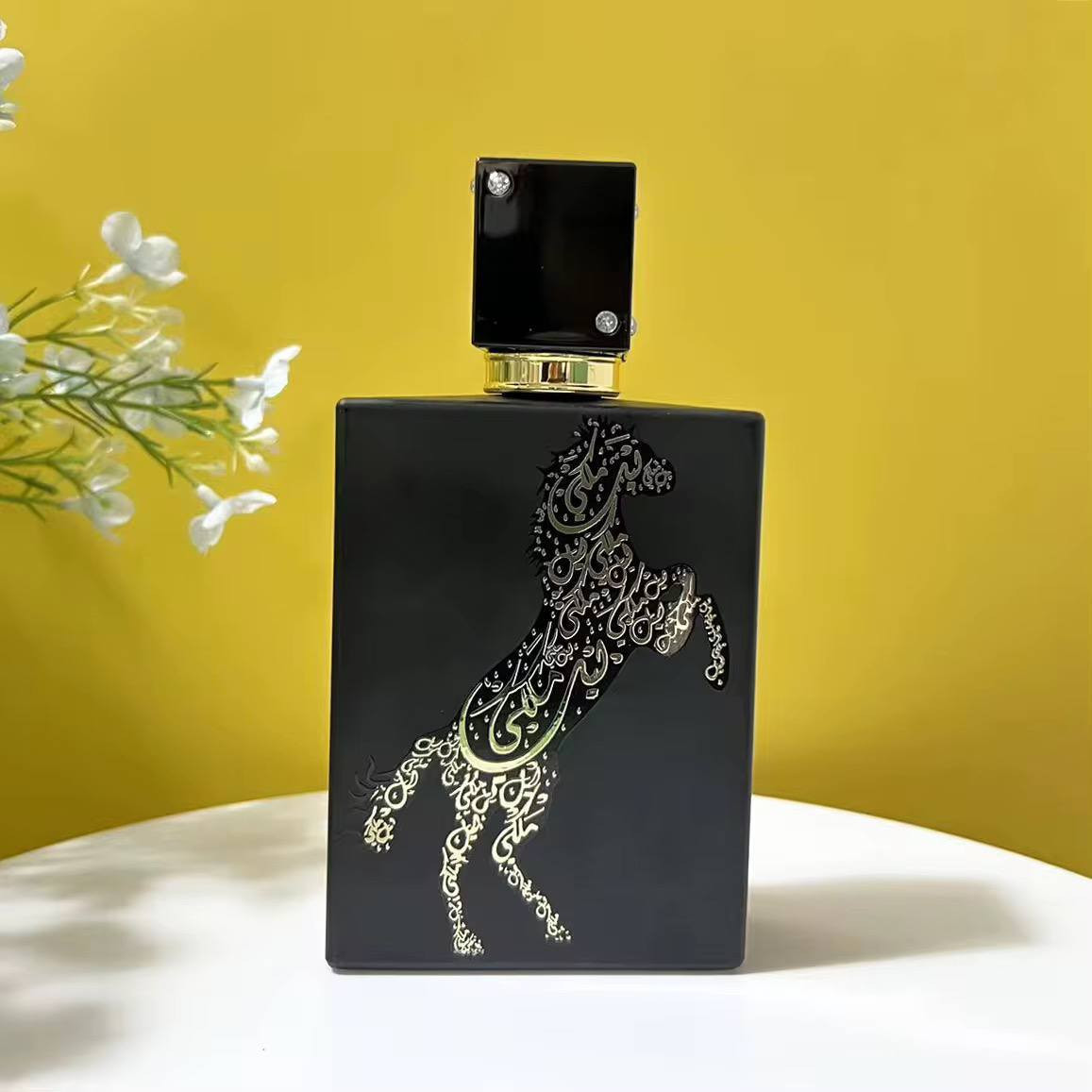 عطر  ليــل ملـــكي 🖤
Lattafa من Lail Maleki Eau de Parfum عطر Perfumes هو عطر شرقي مكثف بمكونات نباتية وخشبية.

تبدأ المكونات العليا بهجوم مثير للإعجاب وقوي من المكونات الدافئة والفواكه والتوابل والحمضيات.

تأتي رائحة قلب عميقة ومليئة برائحة الزهور من الياسمين ، الغردينيا ، الأوركيد والعسل اللذيذ.

وتختتم القاعدة هذا العطر الرائع بخشب الصندل والعنبر والمسك والكراميل.

عطر شرقي لا يقاوم وسخي بسحره ومناسب جدا للمساء أو المناسبات الاحتفالية.

المكونات الرئيسية فواكه ، زهور ، خشبية ، شرقية ، دافئة

السعر ١٨ الاف والتوصيل مجاني للحجز والاستفسار واتساب ***********
