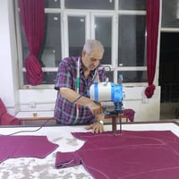 ملابس مهنية • مدارس • مطاعم