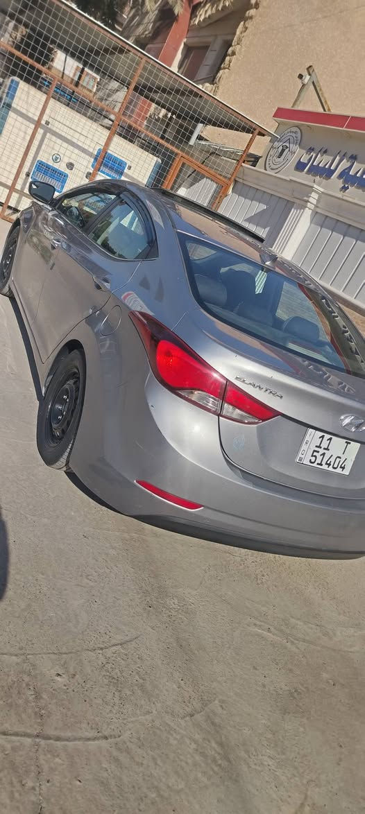 السلام عليكم
النترا 2016 لون رصاصي فول مواصفات 
وارد أمريكي 
كلين بدون حادث
فتحة
بصمة
كشن تبريد
اشاير بالمري 
شاشة اندرويد كامرة
تحكم استيرن
تخم تاير جديدة
محرك دوش 1800 
ويل جديد صدر امامي جديد صيانة كاملة للمحرك 
ارضيه مغلف جلد كشنات مغلف
السيارة تقرير غرق من الخلف موجود مع الصور التقرير غرق من الخلف
رقم بغداد الجديد شرط التحويل
مكان السياره بغداد زيونة ***********
السعر 115 ورقة وبيهة مجال لشراي

