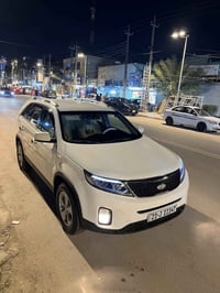 سورنتو 2014 خليجي v4 2400 كفاله عامه  07705373357