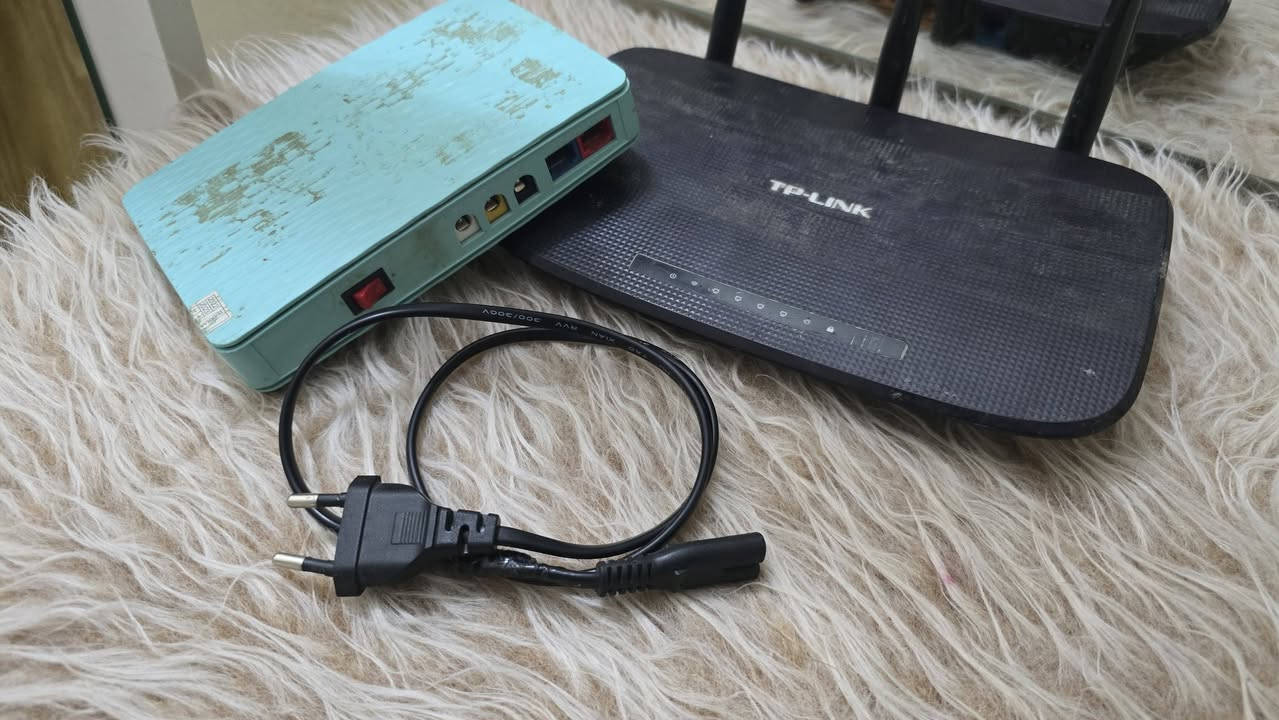 منظومة انترنيت كاملة 
- نانو بوربيم
- راوتر تبلنك 
- يوبي اس يطول اكثر من ٣ ساعات
- جميع الكيبلات
نظيفة ومكفولة بس تفعيل تحتاج
السعر ١١٠ وبيها مجال بسيط مكاني قرب شركة السيارات


**إذا كنت صاحب هذا الإعلان وتريد حذفه لأي سبب، رجاءا أرسل رسالة إلى الدعم الفني**