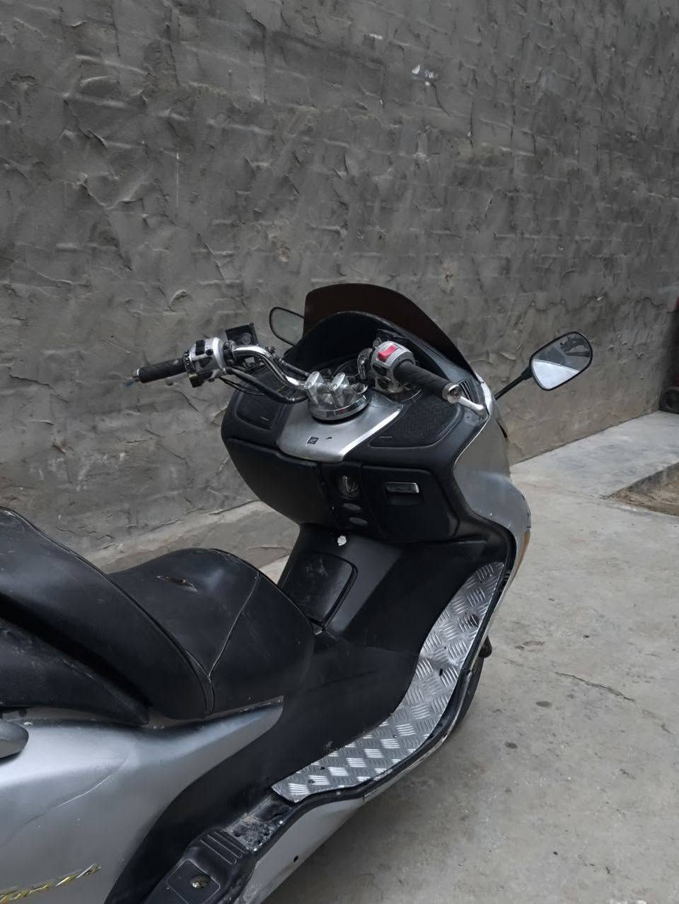 السلام عليكم
فورزة 09 دراجة جاهزة 

مامفتوحة

بصمة +

سايد بريك + امبثري عالي ولايتات زنون 

بريك امامي خلفي دسك 

ستاند كهرباء

رون واحد ونص مكفولة تبخير نضوح حماوة

اوراق موجوده 

واسف ع الاطاله 

مكاني بغداد حي الجهاد

السعر 775 وبيها مجال للشراي اتساهل مو مشكلة اخوان 

شباب رجاءً موضح كلشي مو تراسلني لو تخابرني تسأل من جديد كتبت كلشي حته لتعبون واني بخدمتكم 

*********** واتساب
