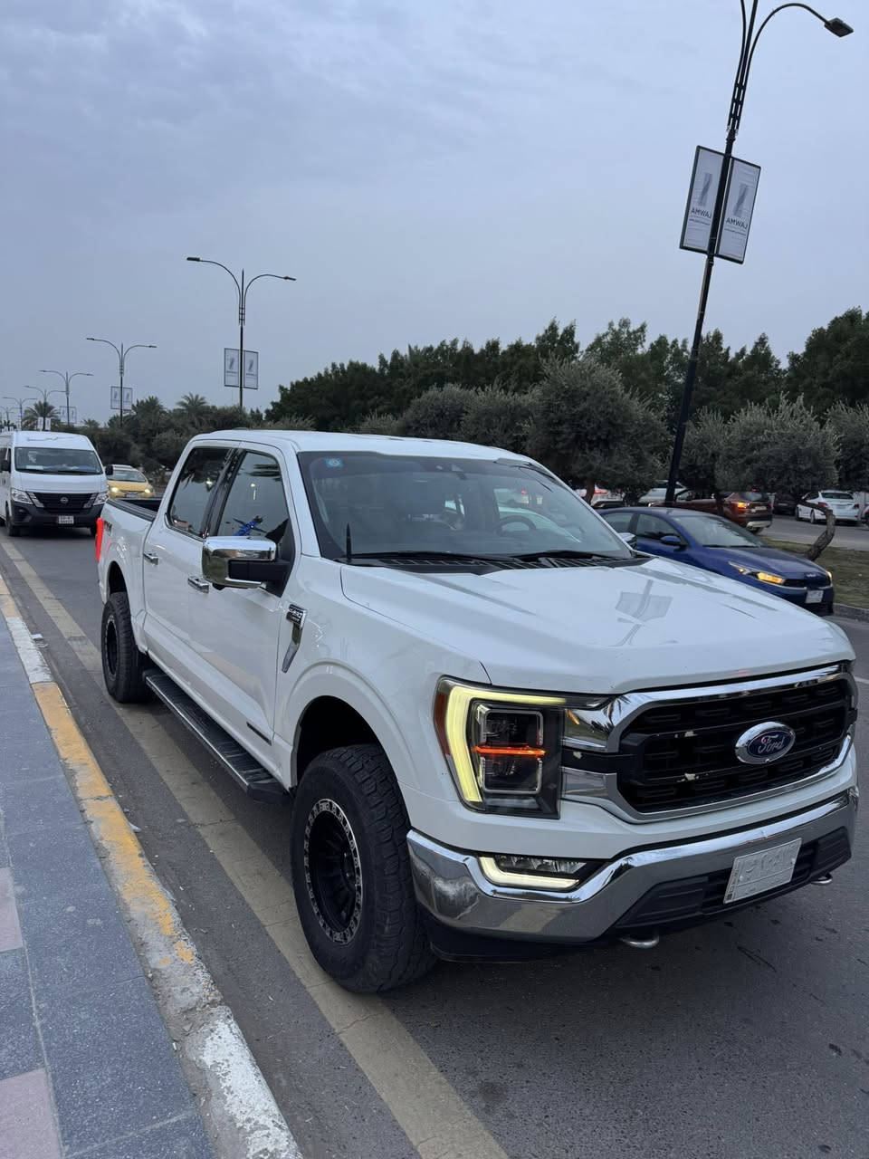 للبيع فورد  هايبرد F150 لاريات
موديل 21

رقم بغداد 

مواصفات. لاريت 

فول عدا لفتحه  

ضرر جاملغ و البنيد بدون اي دواخل 

حساسات  خلفية وامامية

 كير طرح 10نمر 

مكينه 3500 باور بوس

رادار 360درجه

كامرة 360 درجة

لايت  زنون Lad 

شاشات  ديجيتل  وكار بلي حجم كبير فول مواصفات 

قيادة ذاتيه و تحديد مسار واتو ستوب توقف ذاتي

كشنات تدفئة وتبريد 

منافذ كهربائية داخل السيارة 

ورمز دخول ابواب 

انارة محيطية 360 درجة 

باب كهرباء للبدي 

منافذ كهرباء 220 فولت و كذلك 110 فولت بكل مكان بالسيارة  منفذ بالبدي  

وضعيات القيادة اكثر من 7 انظمة ( جبلي و صحراوي و اقتصادي و طبيعي و سبورت و سلس و صخري و ممطر الخ...)

مكان السيارة بغداد حي الجامعة 

*********** 

 السعر 28000 الف
