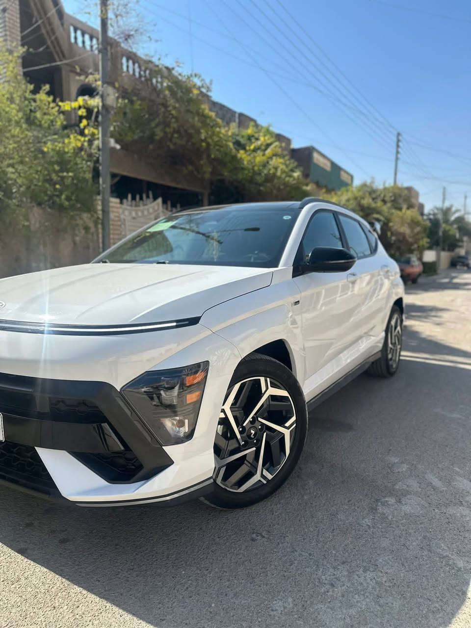 السلام عليكم
كلين سيارة كفاله عامه 
🔥 للبيع – 2024 Hyundai Kona N Line 🔥

سيارة شبابية رياضية شكل وأداء ومواصفات فول ✨

🚗 محرك 1.6 تيربو – عزم قوي وسواقة ممتعة

📍 ماشي 40 آلاف ميل فقط (جديدة عملياً)

❗ بدون حدثه عل ايدي سيارة وكلين

💎 مواصفات فُل N Line:

✅ فتحة سقف

✅ تشغيل عن بعد + بصمة + دخول ذكي

✅ ستيـرن رياضي N مع تدفئة

✅ شاشة كبيرة تدعم Apple CarPlay

✅ شاحن لاسلكي

✅ مقاعد جلد + كنتارة رياضية بختم N

✅ أنظمة قيادة (Sport / Normal / Snow)

✅ قيادة شبه ذاتية

✅ LED أمامي متصل (شكل هجومي مميز)

✅ سايد بريك زر + إشارات بالمرايا

السيارة مرتبة ونظيفة جداً، وجاهزة للاستخدام 👌

📞 اتصال أو واتساب: ***********
