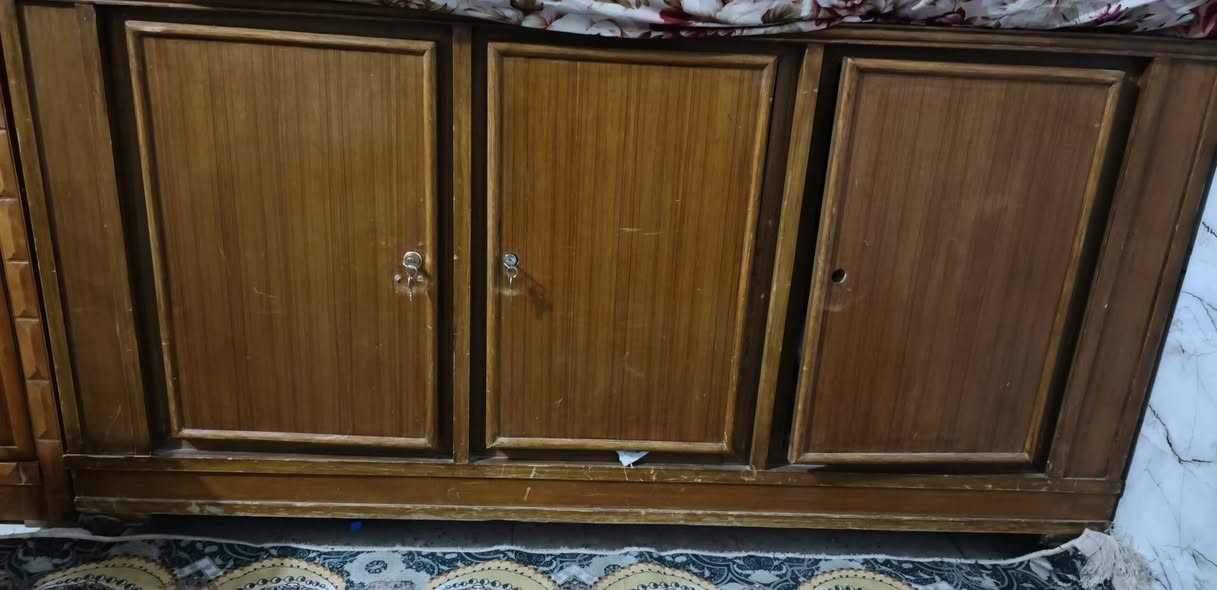 ملاحق غرفة ٢٥٠وبيهم مجال بوفية ١٠٠ وبيهة مجال سرير ١٢٥ وبي مجال *********** فلكة سلمان باك قرب بسماية
