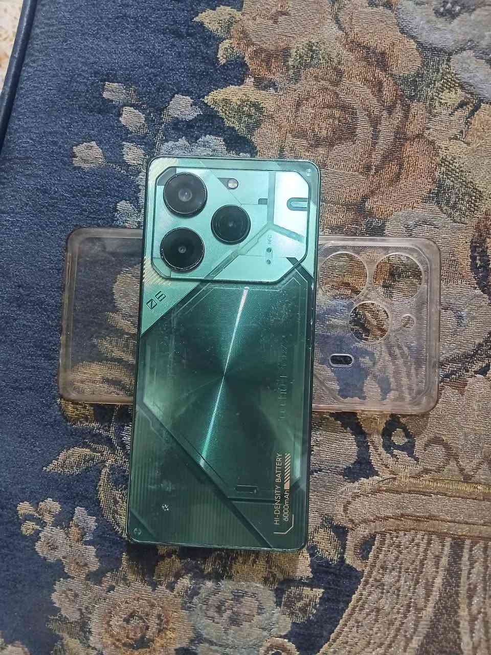 تكنو بوفه 6برو فايف جي جهاز كفاله عامه مكفول من تصليح وما داخل صيانه بيس البصمه واكفه اثر طيحه شوي زلوغ بل شاشه ما مأثر  الجهاز مال العاب الذاكره 256 عشوائية18 يعني 6+12 الجهاز مكفول من تصليح السعر 160 وبي مجال حك جيه ***********
