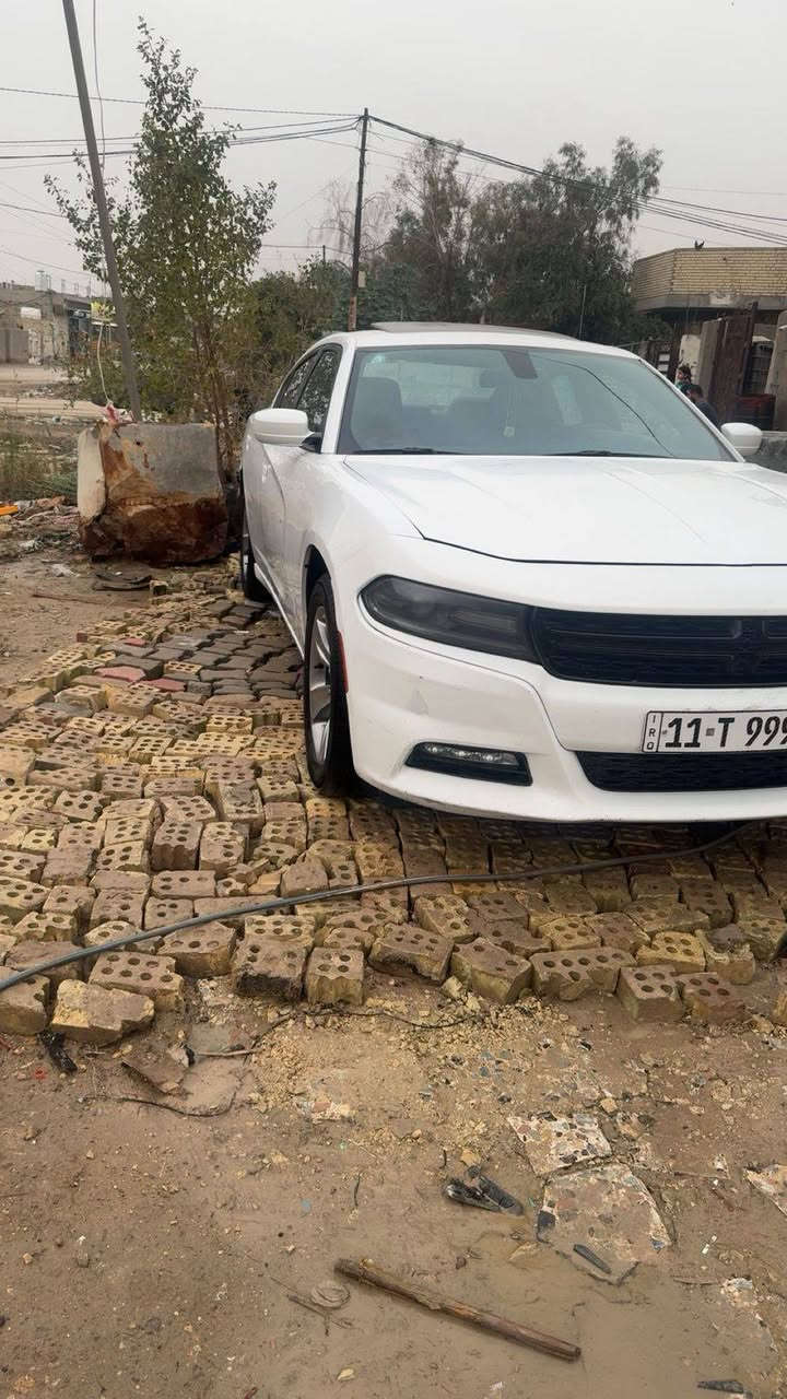 السلام عليكم شباب جارجر موديل 15 اصل تحويل مباشر سياره حلوه وجاهزه حادثها بنيد فقط  مكانها بغداد بيع مستعجل 185 وبيها مجال بسيط سياره فول مواصفات ***********
