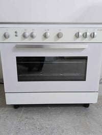 فرن • نظيف • ماركة إيطالية