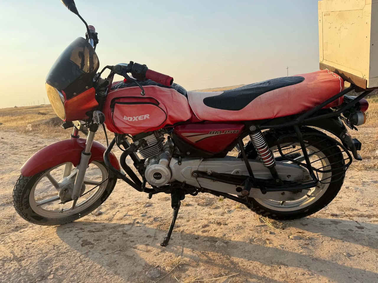 بوكسر موديل 18 محرك لوك ما مفتوح مكينه ناعمه لاصرف ولاتبخير تخم تاير جديد سعر 650 شراي اتصل 
بدون اورق 
مكان جلولاء قريه باهيزه 
رقم صاحبها ***********
