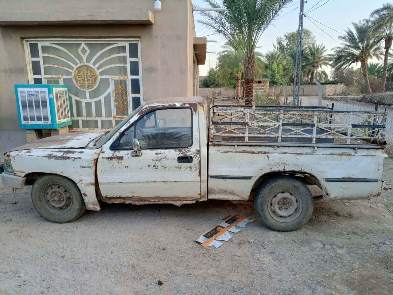 السلام عليكم 
بيكم موديل 1989
حدادايه جديده.... مكينه جديده.... نقص بيه فقط سمكره محتاجه 

عندي وكاله بيه 
للا استفسار 
***********... بي واتساب
