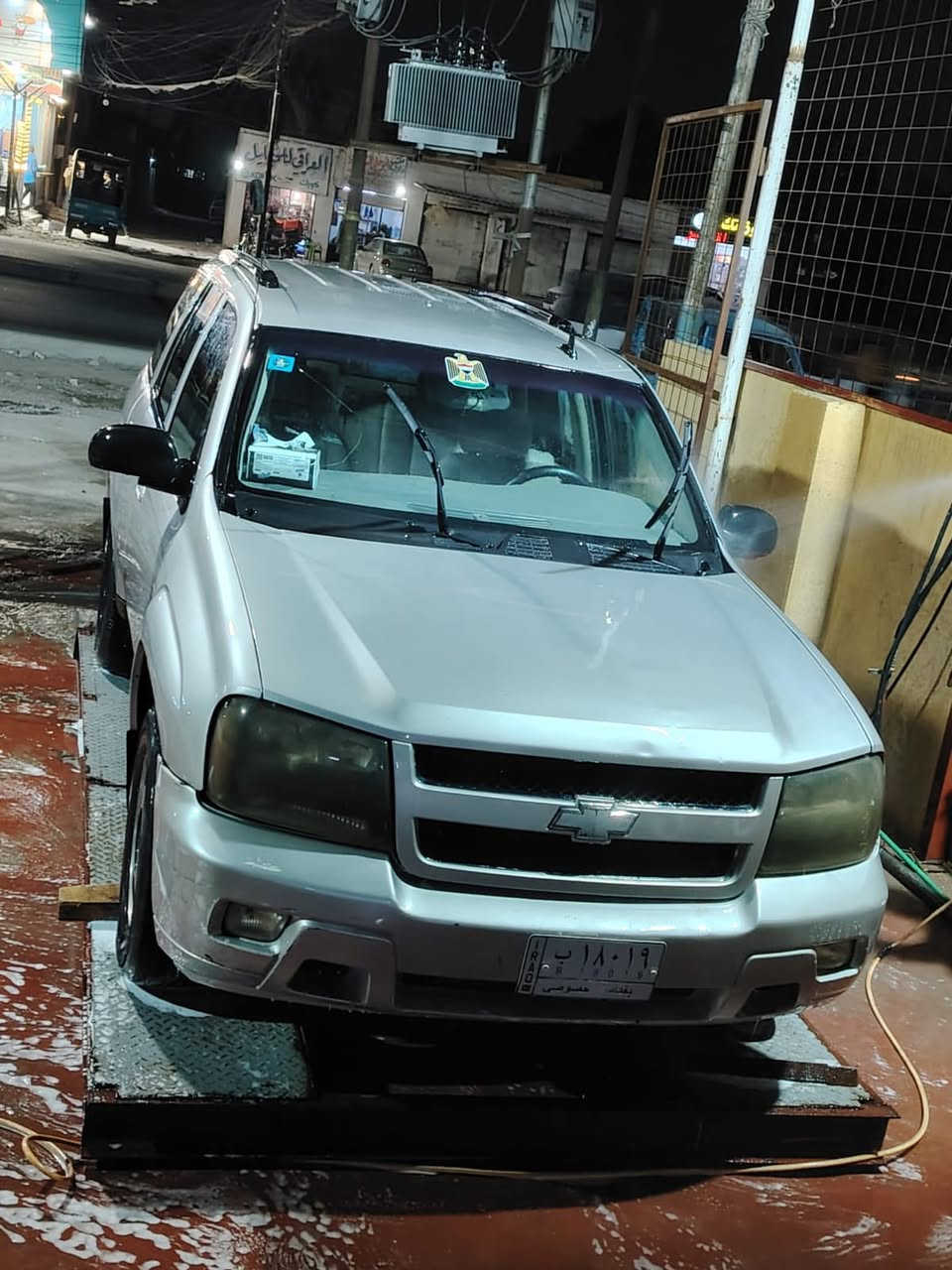 السلام عليكم
شوفر ليت بلايزر موديل ٢٠٠٨
وارد أمريكي 
تحويل مباشر باسمي 
رقم نكليزي 
ضربه السياره جنطه 
مكاني بغداد الرصافه 
السعر ٧٥ بيه مجال 
***********
