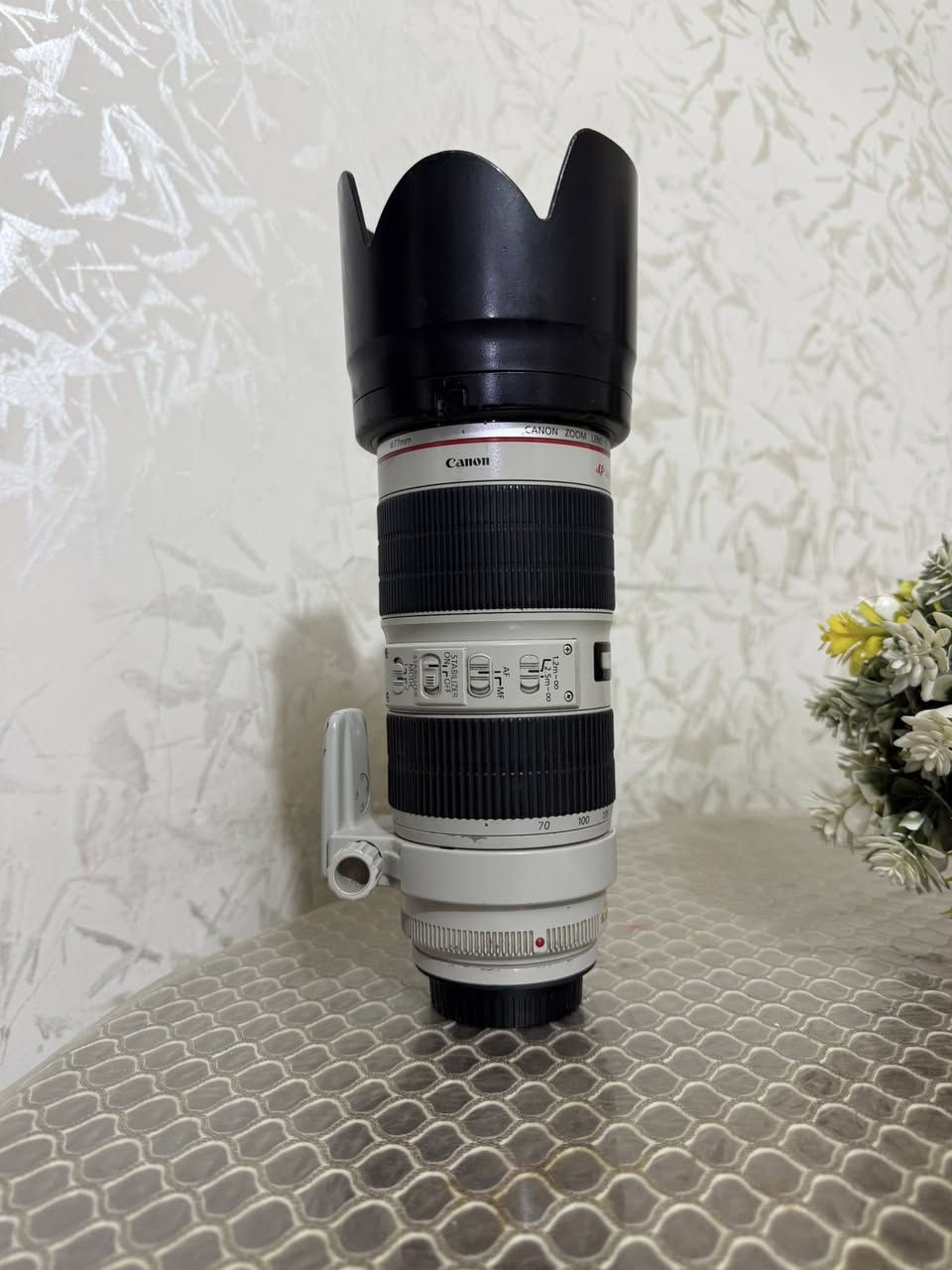 زووم رياضي كانون 70-200  فتحه 2.8  الاصدار الثاني 
مستخذم نظيف 
السعر :- مليون و١٠٠ الف 
للاستفسار :- 
***********
*********** 
العنوان :- بابل - الهاشميه 
ترصيل متوفر الى جنيع المحافظات
