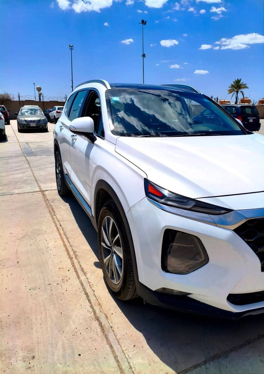 للبيع هونداي سنتافي موديل 2020
السعر 16,500 دولار وبيها مجال

المواصفات:
اللون ابيض لؤلؤي
وارد امريكي فئة Limited
بانوراما فول 1/1
ماشية 67 الف كم
رقم بغداد 11 S

مواصفاتها: بصمة، كاميرا خلفية، رادار امامي، نقطة عمياء، حساسات، تدفئة مقاعد، شاشة، تحكم ستيرن كامل، مثبت سرعة

حالة السيارة: نظيفة جدا، تبريد ثلج، كير ومحرك مكفول، بيها تبديل باب وصبغ چاملغ الجهه العكس السائق مصلح درجة اولى، الشاصي مكفول، جاهزة تحويل

المكان: بغداد - حي أور 
للاستفسار ***********
