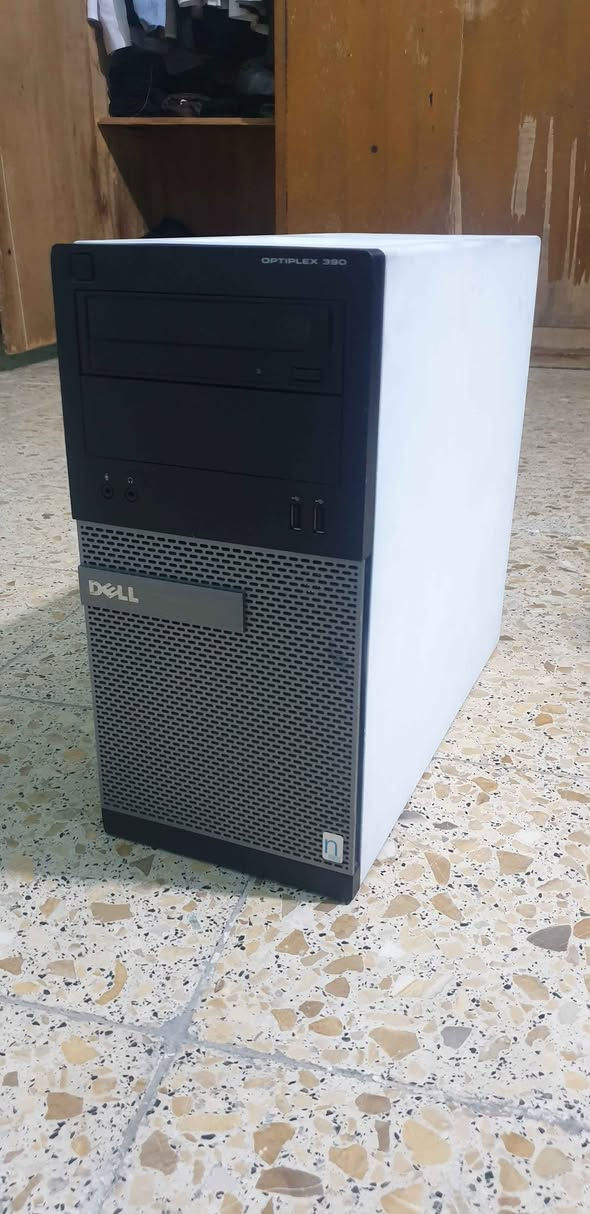 للبيع: حاسبة مكتبية سريعة ومطورة (شرط الشغل)

​للبيع جهاز Dell OptiPlex 390 مطور بمواصفات قوية جداً للمهام اليومية والدراسية، الجهاز بحالة ممتازة وشغال 100% ومفحوص.
​المواصفات:

​المعالج: Intel Core i7.

​الرام: 16GB (لون أسود، مظهر أنيق).

​الباورسبلاي: الأصلي الخاص بالجهاز.

​مميزات إضافية:

​الأداء: الجهاز قادر على تشغيل ألعاب القصة (الألعاب المتوسطة والقديمة) بأداء مقبول ومستقر، فهو ليس جهاز "ألعاب ثقيلة" لكنه يقدم تجربة جيدة في الألعاب المتوسطة.

​ملاحظات مهمة:

​الجهاز يُباع بدون هارد (HDD/SSD)، المشتري يحتاج يضيف هارد وينصب ويندوز.

​الجهاز شغال بالكامل "شرط الفحص".

​السعر: 120 ألف دينار عراقي (نهائي).

​للتواصل:

​[0781118557].

​مكان المعاينة: [ذي قار]. ناصرية, ذي قار


**إذا كنت صاحب هذا الإعلان وتريد حذفه لأي سبب، رجاءا أرسل رسالة إلى الدعم الفني**