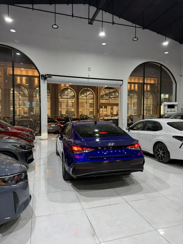 السلام عليكم 
رجاء اقرأ تفاصيل قبل اتصال 
للبيع هونداي النترا ازرق 2024 SEL
محرك 20
ماشي 20 الف ميل 
صبغ بولند و جاملغ بدون دواخل شرط 
و بيها رصعه صغيره بل لغد 
ارباك بس ستيرن طاك 
سياره تعديل و كلير أمريكي شرط
سيارة بدون شخوط و رصعات و بقصات شرط 
سيارة بدون رقم ترقيم شمالي فقط 
تكلفة رقم 12 ورقه 
ملاحظة صوار حادث موجودة في المنشور 

السعر قفل قفل 132 ورقة بدون مجال رجاء
اي استفسار عن سيارة خاص مفتوح 
اخوكم ديار ابو عمر 
*********** واتساب 
***********
عنوان اربيل
