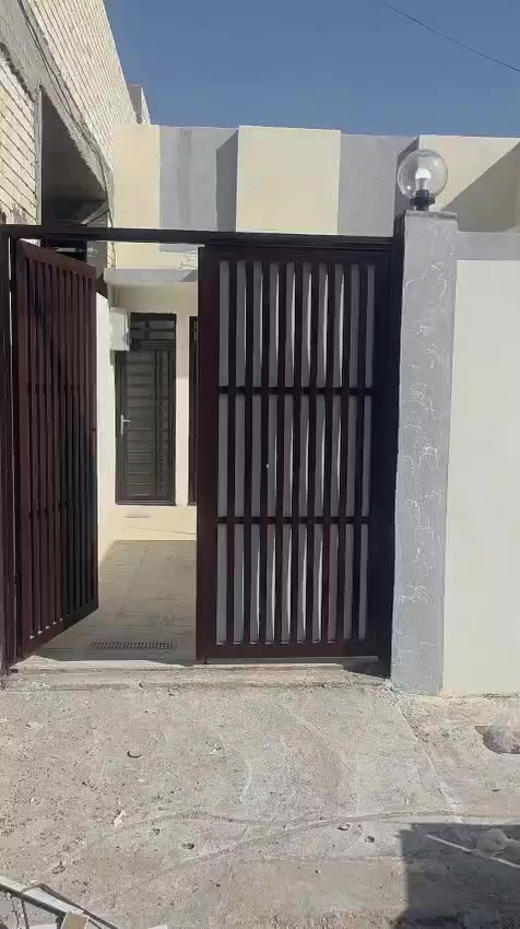 دار ١٠٠ متر للبيع نقد او مبادره عسكري منطقه ٤تالاف قرب مستوصف حسن العسكري بناء   نضيف السعر ٩٠ الاستفسار ***********
