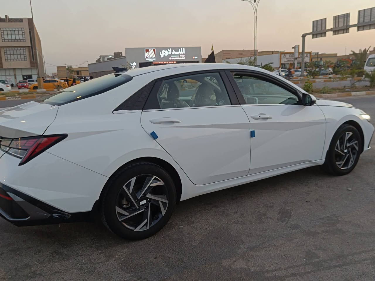 السلام عليكم النترا 2024 خليجي كفاله عامه محرك 2000 دوش مستعجل عله بيعتها السعر 75
 ماشيه30الف سبير مانازل  وضع شركه
فول مواصفات.  رقم بغداد
بصمه ✅ تشغيل عن بعد. فتحه سقف ترحيب عند الاقتراب ويل كروم حجم 17حساسات امامي خلفي كاميرا خلفيه شاشه الاصل تحكم ستيرن اشاره بالمريء مريء شفط لد امامي خلفي مكان بغداد الشعب   تحويل ثاني يوم بأسمي للاستفسار اكثر ***********
