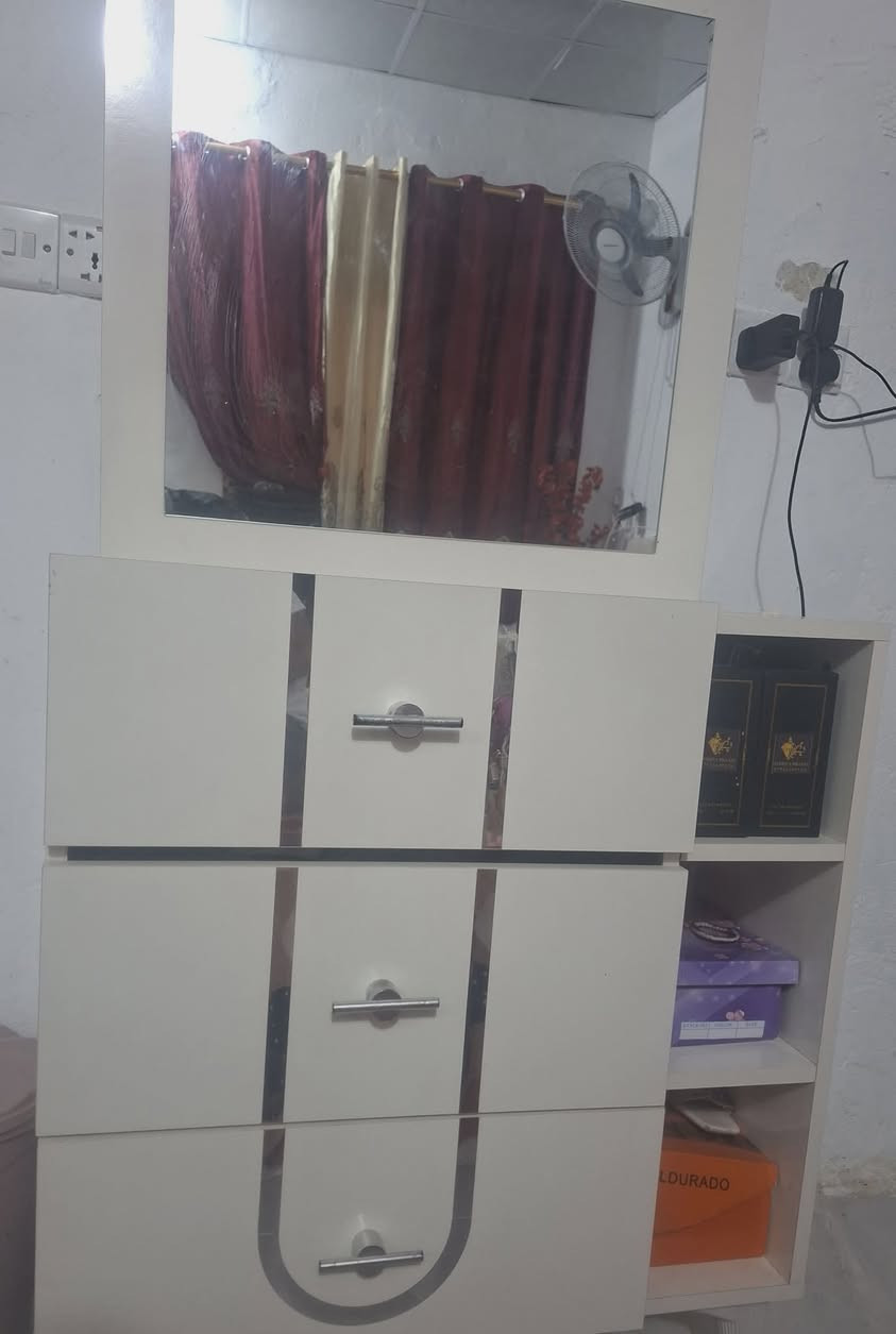 غرفة تركيه للبيع مستعملة ٦اشهر في بعقوبه للاستفسار اتصال ***********

